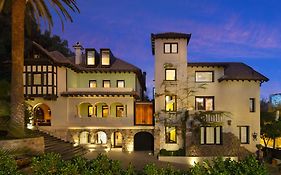 Aubrey Hotel Boutique